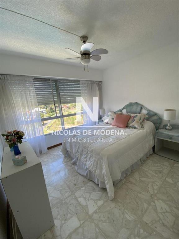 EXCELENTE APARTAMENTO EN PLAYA MANSA