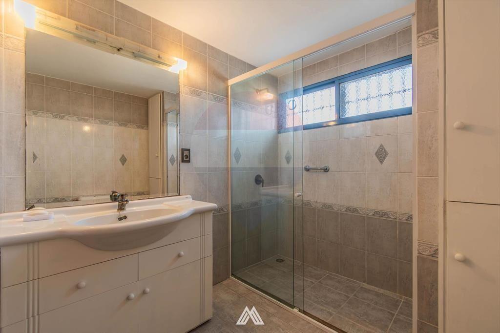 Venta de gran residencia de 4 dormitorios en Pando