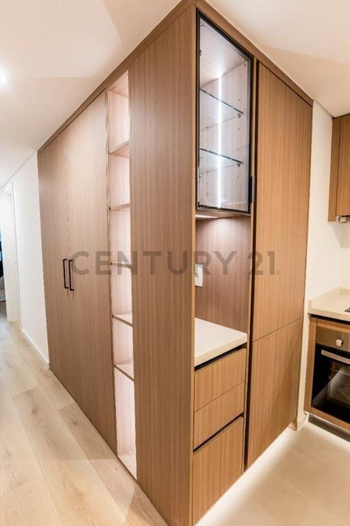 Apartamento con terraza al frente de 2 dormitorios a estr...