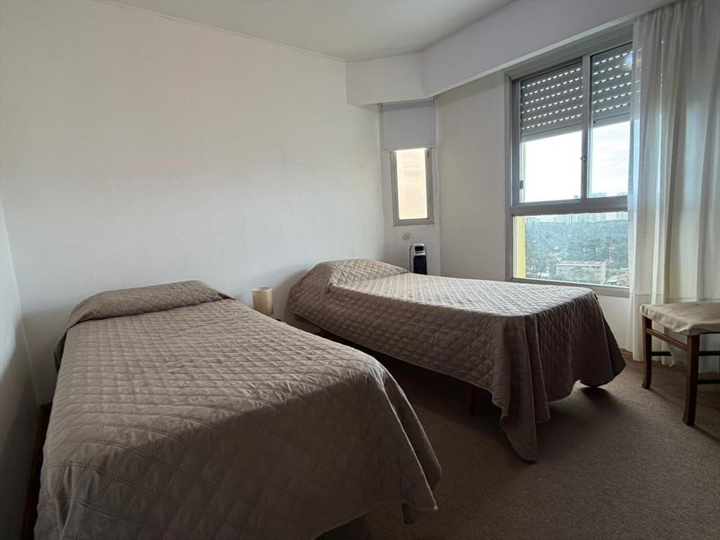 Apartamento en alquiler anual 2 dormitorios sobre Roosevelt