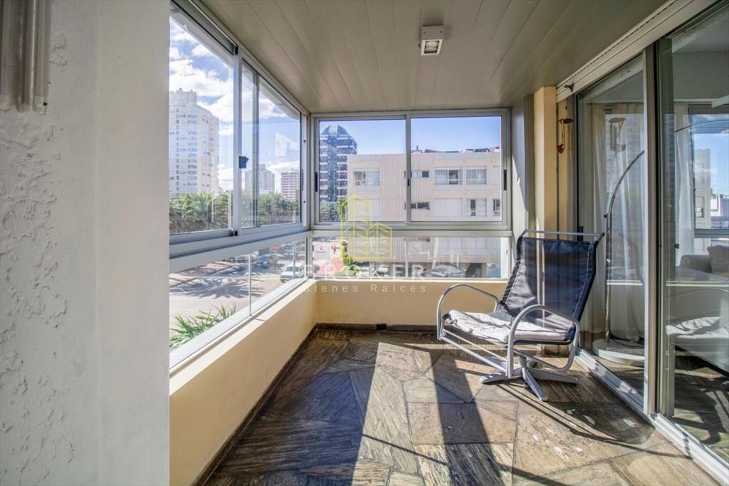 Venta de luminoso apartamento en Peninsula. Punta