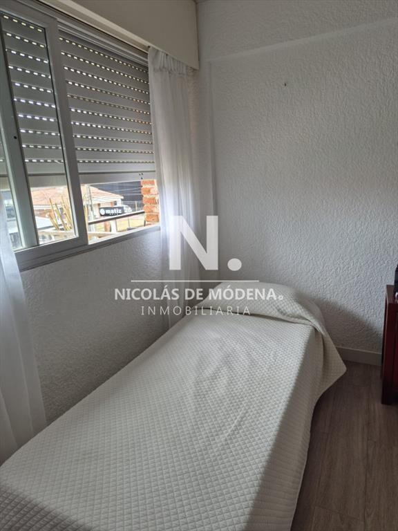 Vende en Aidy Grill, Apartamento de 3 dormitorios.