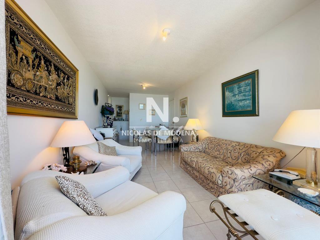 Venta de apartamento de 2 dormitorios con todos