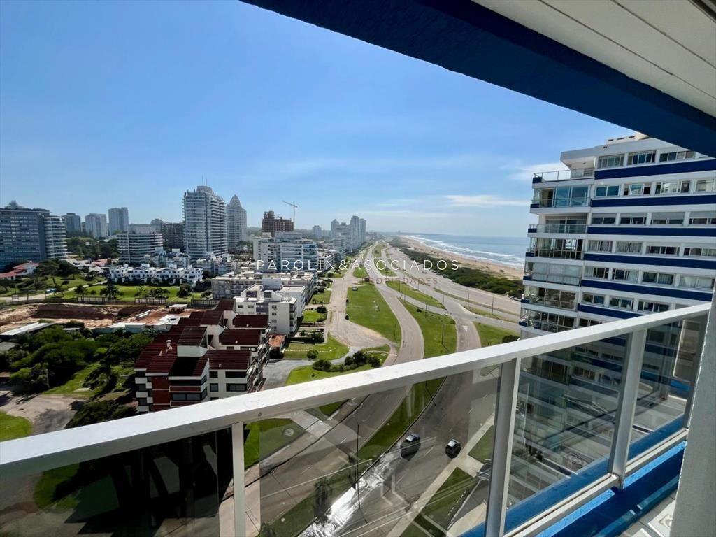 Apartamento en venta de 3 dormitorios en Punta