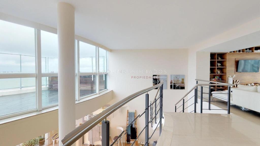 Penthouse en venta de 4 dormitorios en torre del