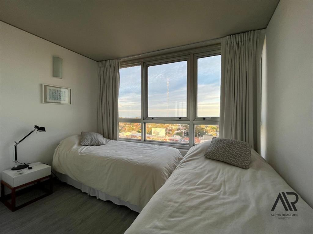 Apartamento en venta de 2 dormitorios con garaje en Carrasco