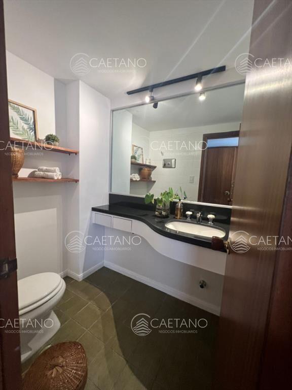 En venta apartamento de 2 mas dep. en Península,