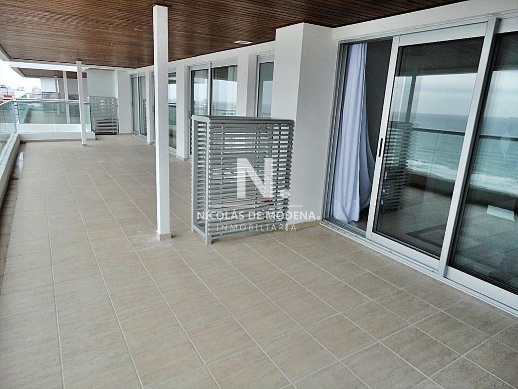 Punta del Este, 3 dormitorios con vista al mar