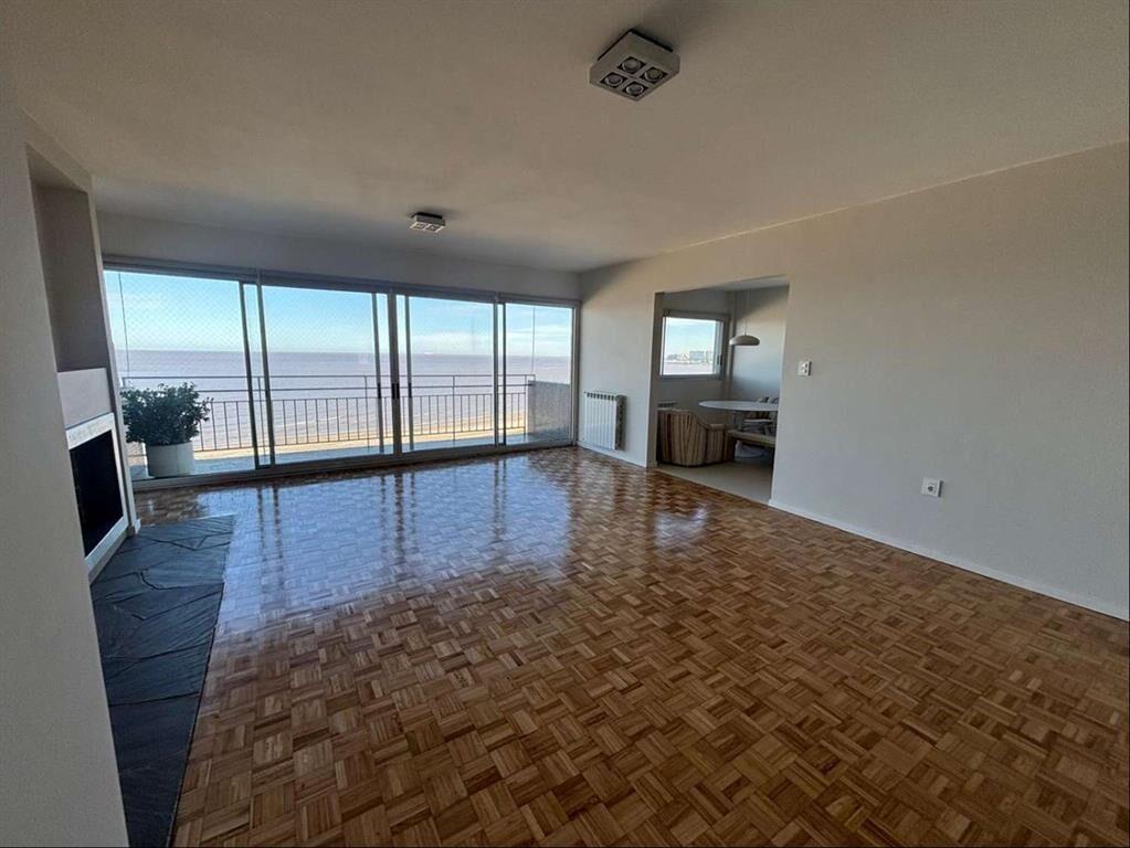 Rambla Malvín, apartamento en alquiler, 3 dormitorios, 2 ba