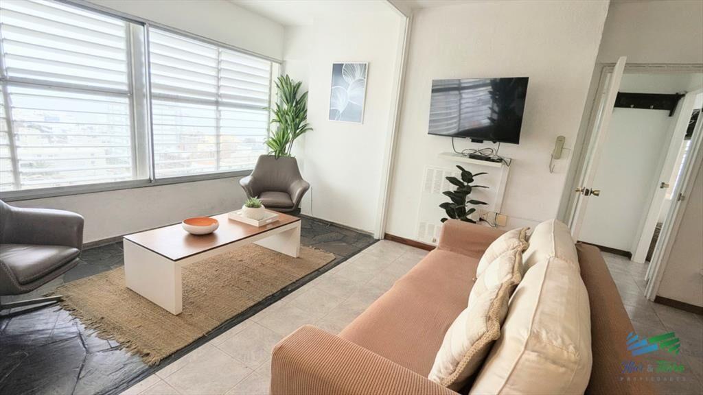En venta apartamento 2 dormitorios con vista al mar y puert