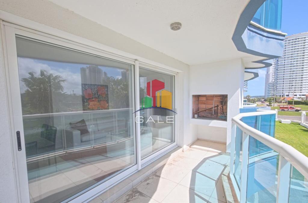 Apartamento en venta 3 dormitorios con parrillero
