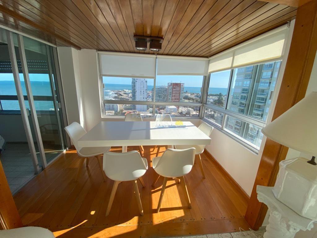 Apartamento en Venta de 3 dormitorios en Punta ,