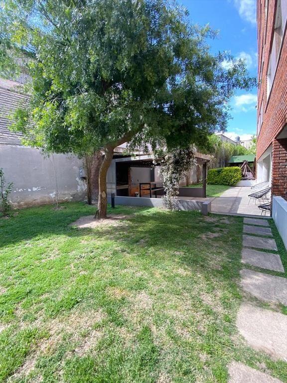 Venta apartamento con renta, de 3 dormitorios, terraza con