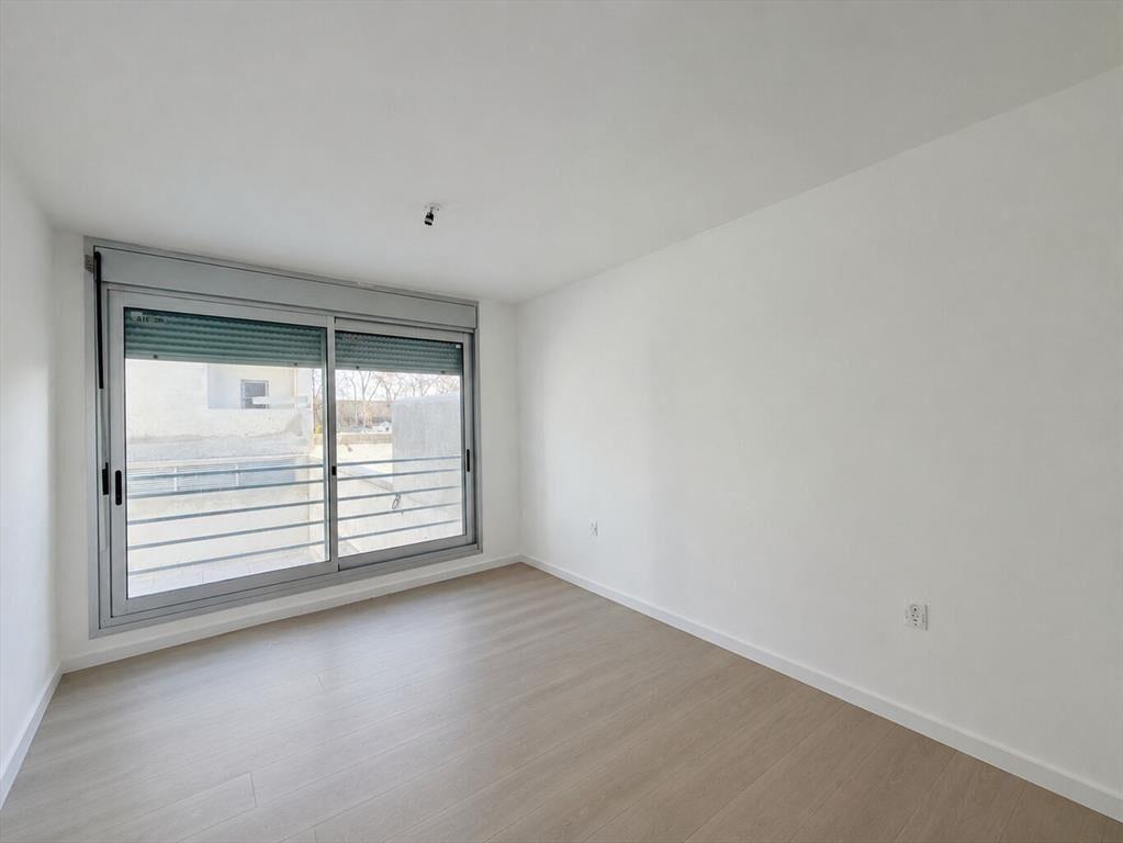 Alquiler apartamento 1 dormitorio con patio en Cordón a est