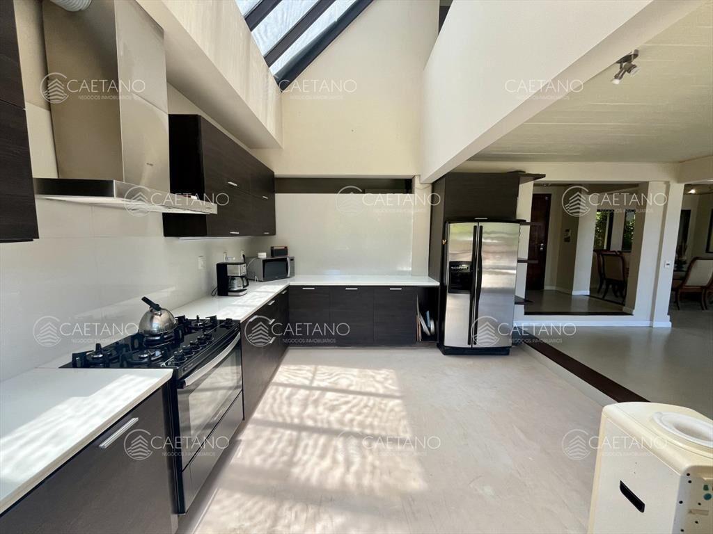 Venta casa 5 dormitorios. Playa brava, Punta del