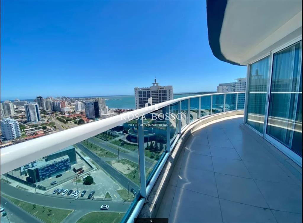 Apartamento Venta 3 dormitorios y dependencia del