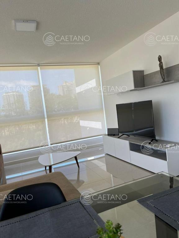venta apartamento un dormitorio en Av. Roosevelt.