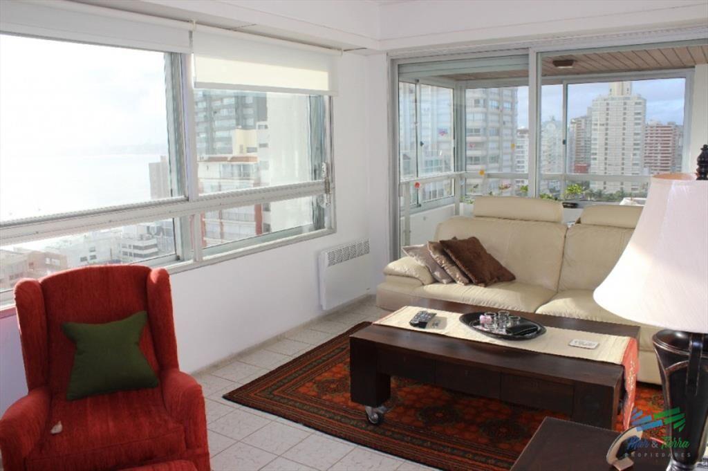EN VENTA.. PISO ALTO CON VISTA AL PUERTO Y LA !!