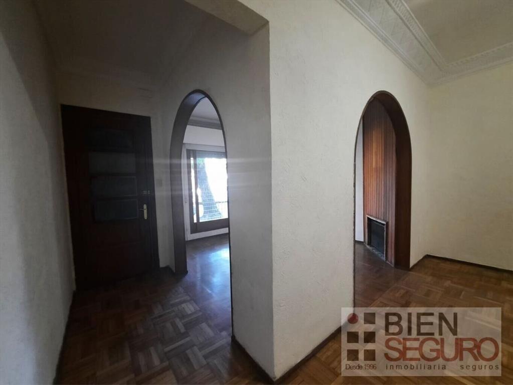 Linda casa de 2 plantas en venta en Pocitos