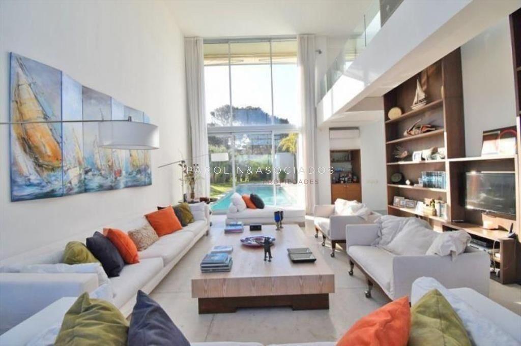 Casa en venta de 4 dormitorios en Laguna Blanca,