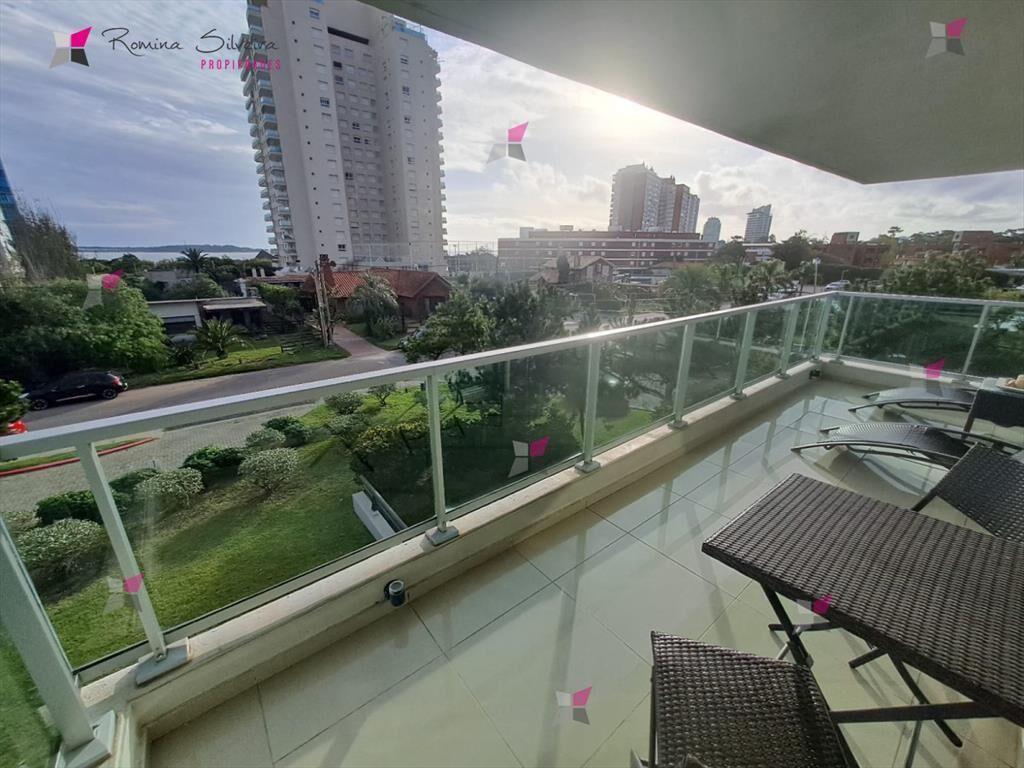 Apartamento en Playa Mansa a la venta 3 con vista