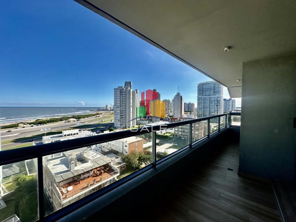 Excelente apartamento en playa brava