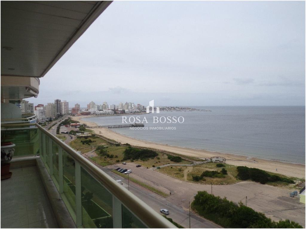 Alta gama en playa mansa