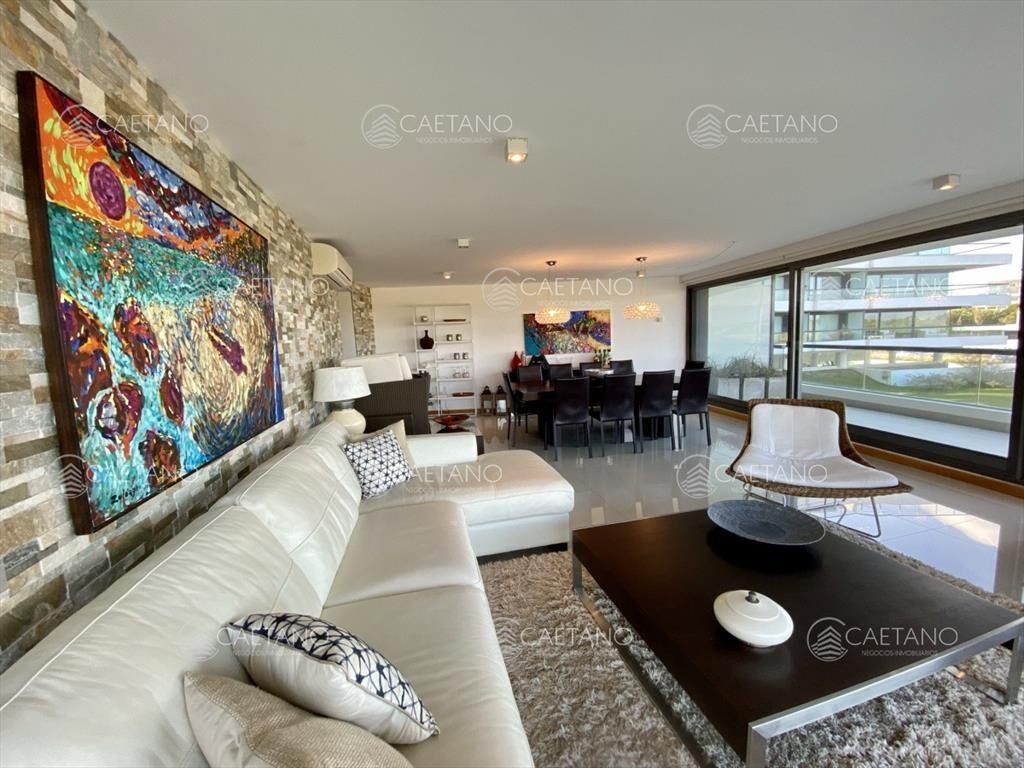 Espectacular apartamento ubicado en la Brava