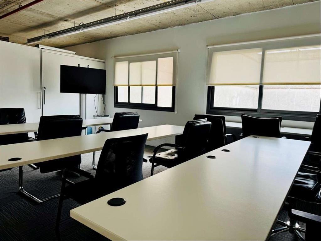 ALQUILER o VENTA - OFICINA - CIUDAD VIEJA - EDIFICIO DE CAT