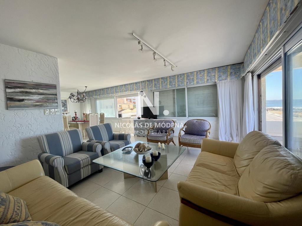 Apartamento en primera línea, Playa Brava, Punta del Este.