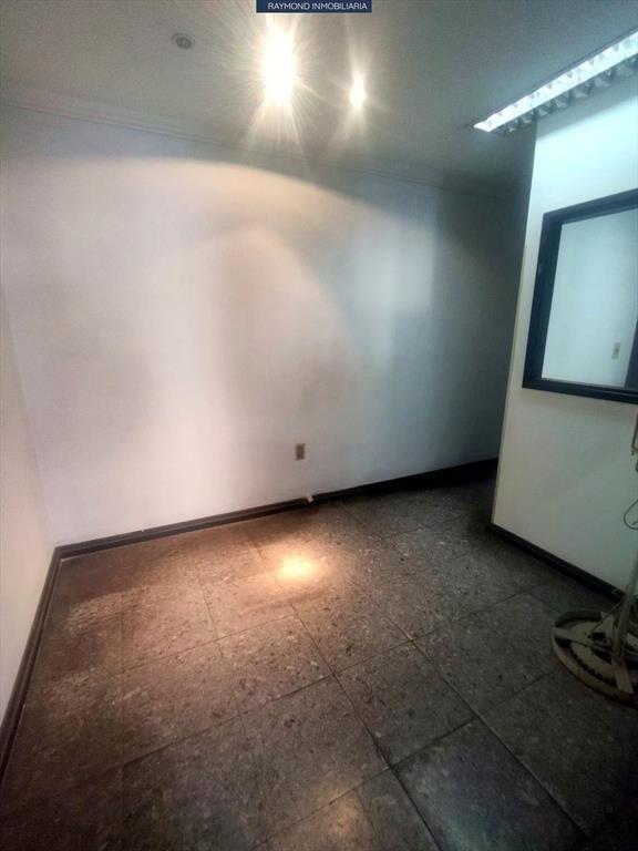 Excelente local en Uruguay y Río Branco