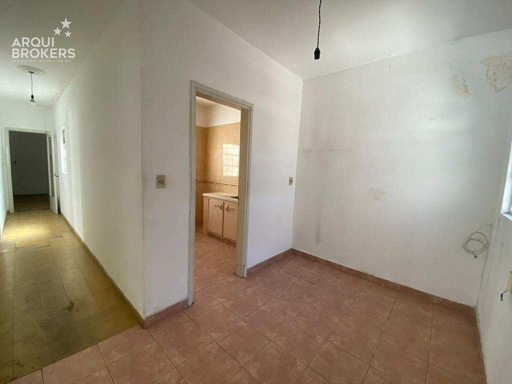 Apartamento de tres dormitorios en venta con renta en Tres