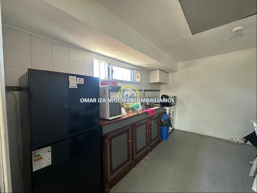 Venta local comercial, depósito o terreno en Carrasco Norte