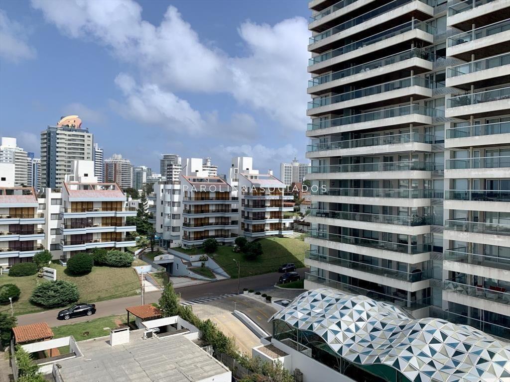 VENTA EN BRAVA EDIFICIO SOL Y LUNTA PUNTA DEL ESTE