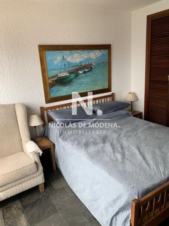 Apartamento de 1 dormitorio ubicado en un en de