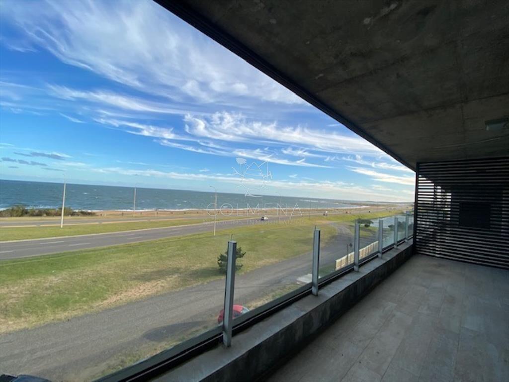Apto con vista a la playa Mansa, con estufa a y