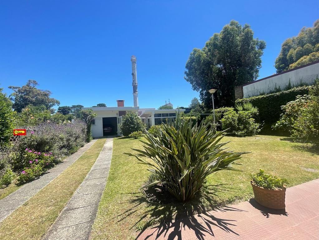 Venta - Atlántida - Casa - 3 dormitorios - Barbacoa