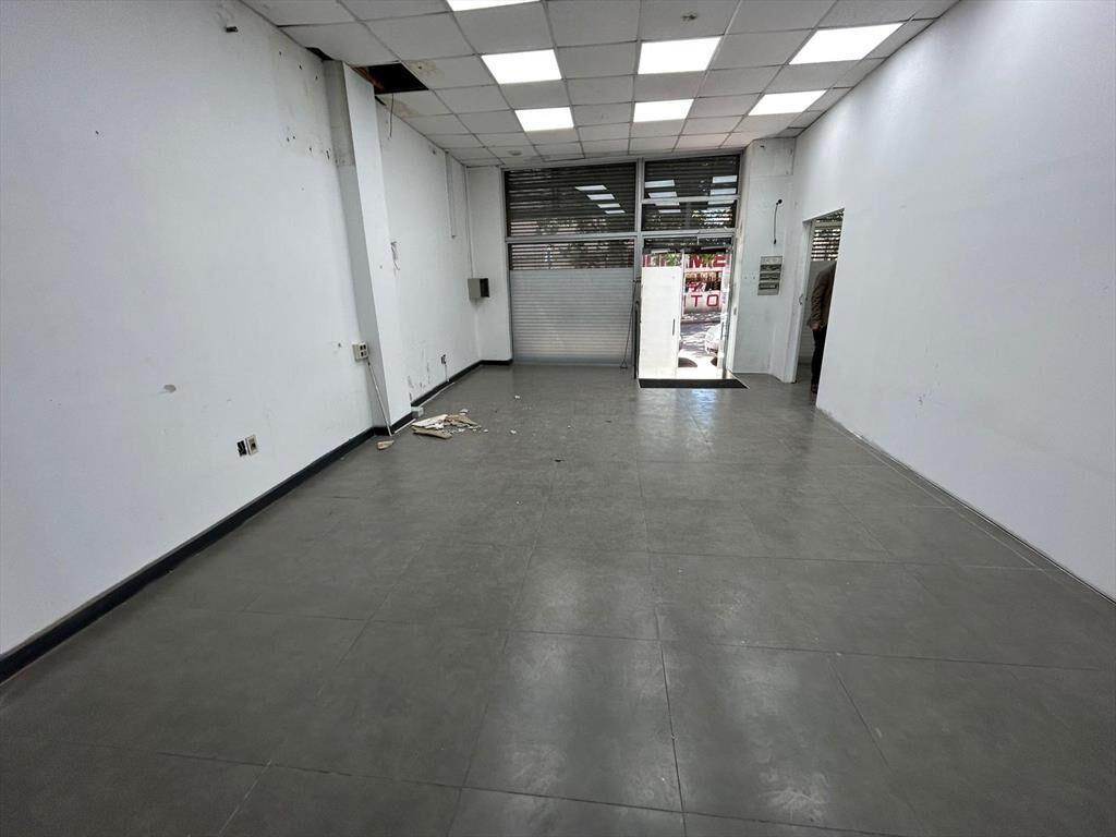 Colonia esquina Barrios Amorin, 320 m2 , gran esquina!!
