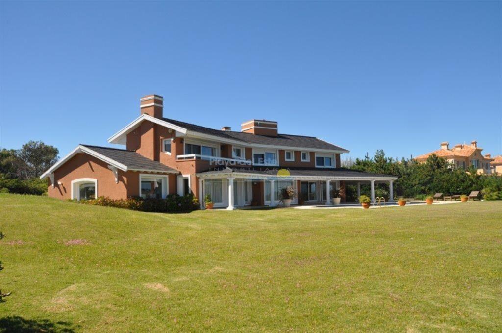 Hermosa casa en primra linea del mar, playa en -