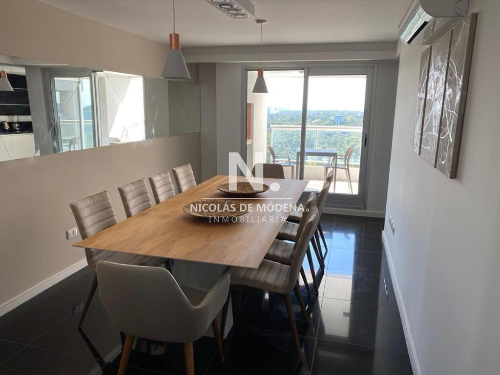 Departamento en venta de 4 dormitorios Punta Del