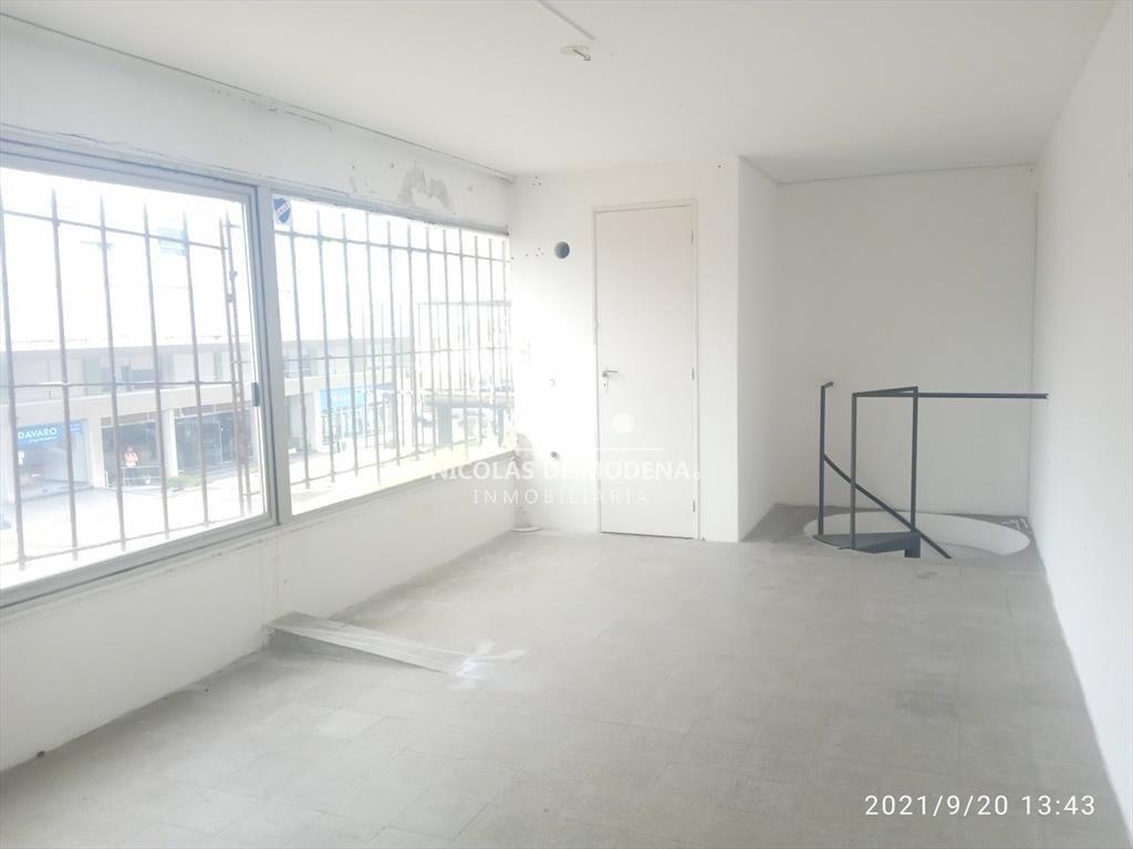 Local en Venta de 2 Plantas con 1 Baño.