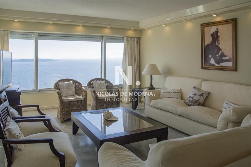 Departamento de 4 dormitorios en venta frente al