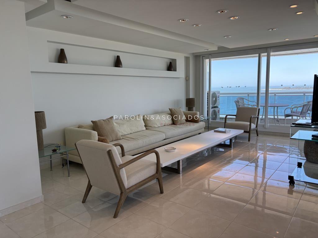 Apartamento en venta de 3 dormitorios + en Tower,