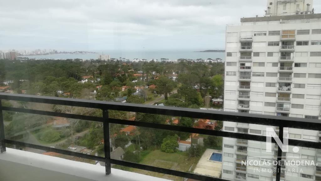 Venta de Apartamento 3 dormitorios. en Jardines del Country