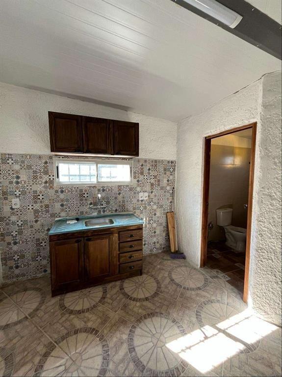 EN ZONA RESIDENCIAL AL SUR PRÓXIMO SERVICIOS 1 dormitorio.