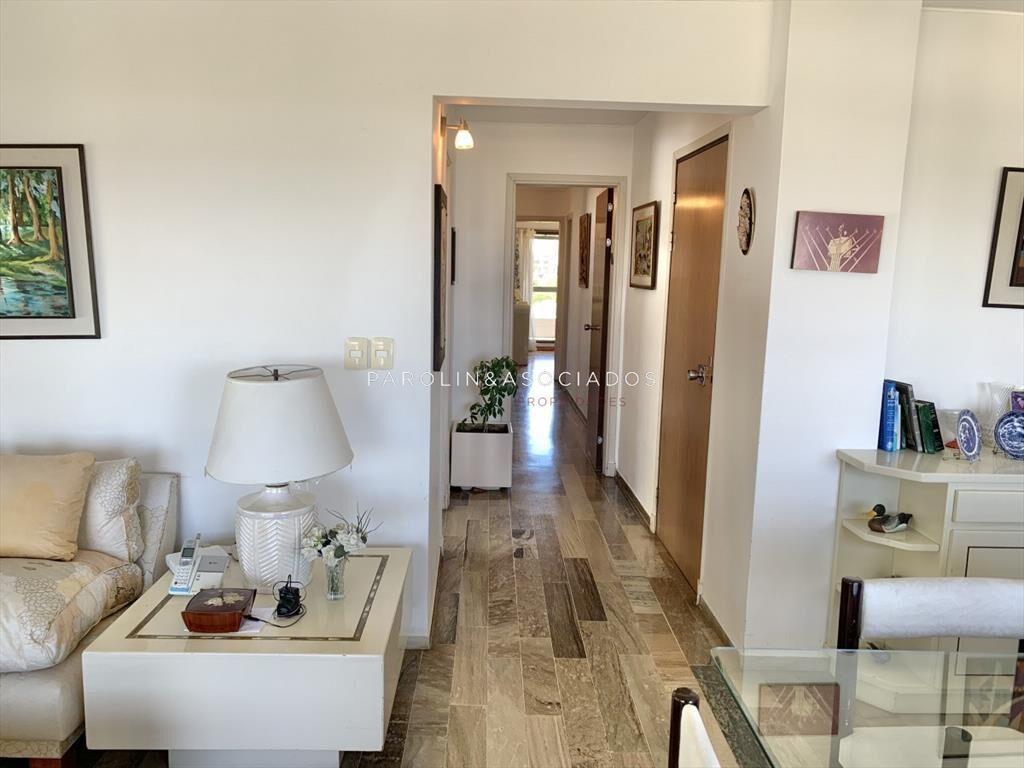 Apartamento en venta de 2 dormitorios en Parquemar Center B