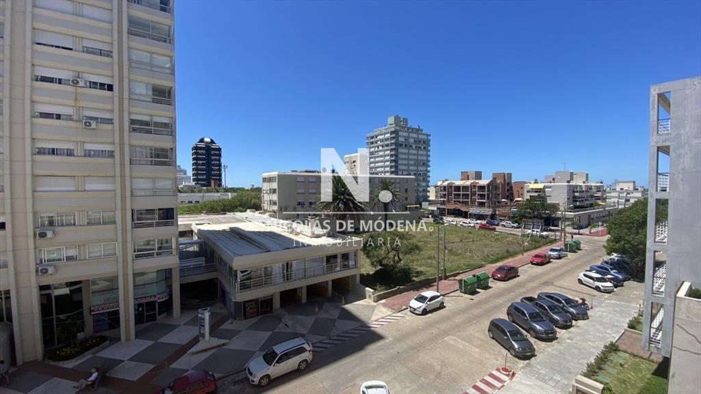 En venta apartamento a metros del puerto de 1 en