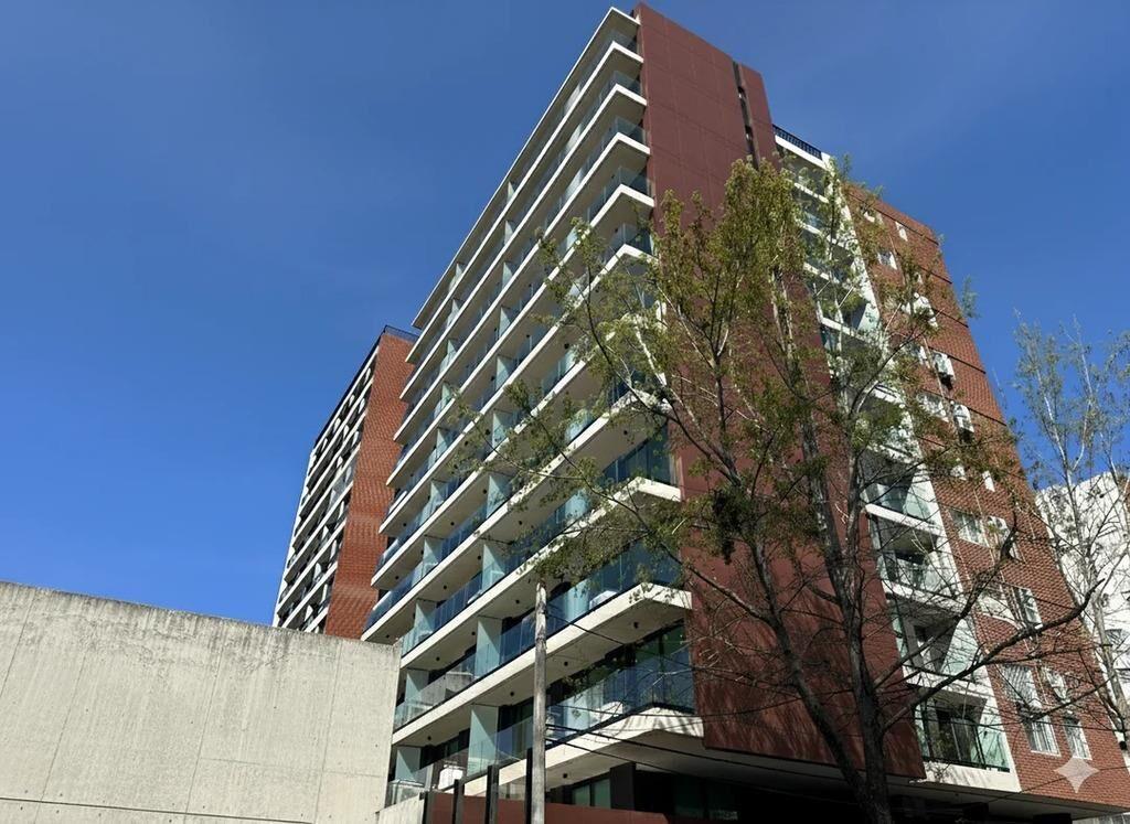 Venta de Apartamento de 1 Dormitorio y Garaje, en Pocitos