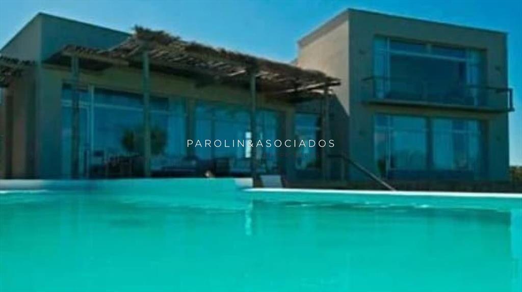 CHACRA EN VENTA DE 4 DORMITORIOS EN JOSE IGNACIO