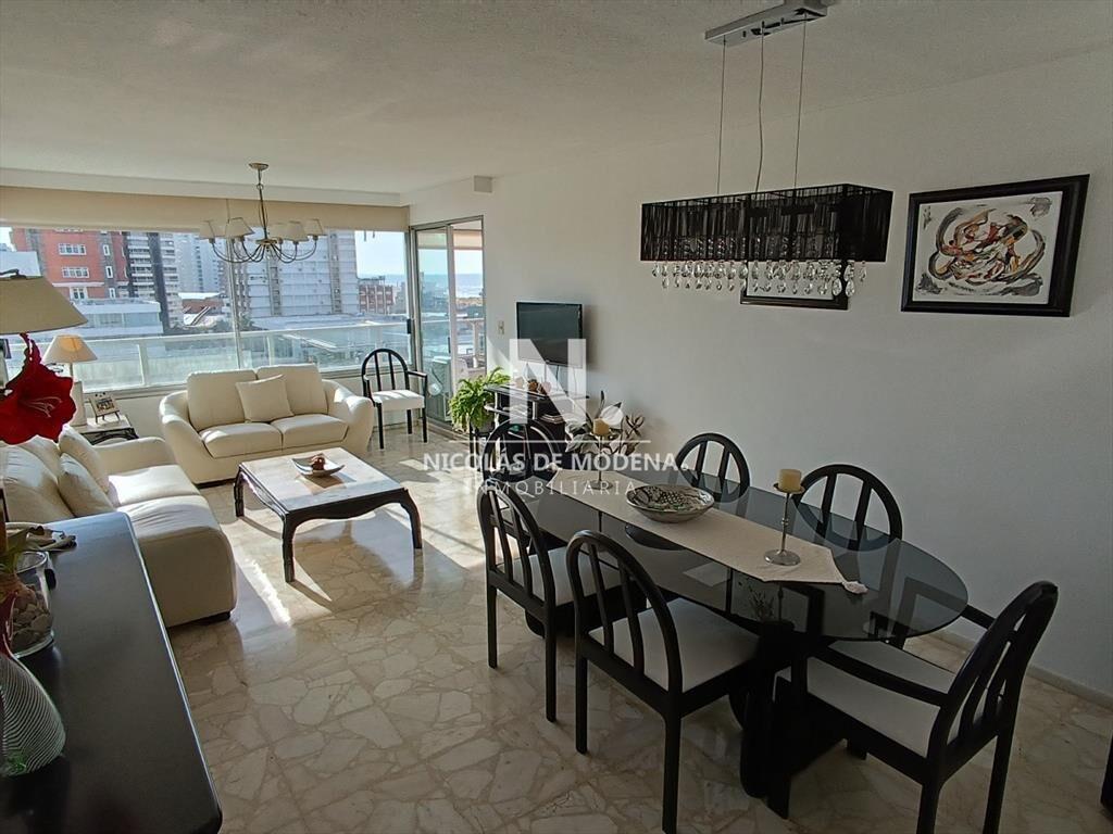 Hermoso apto en Península con vista al mar
